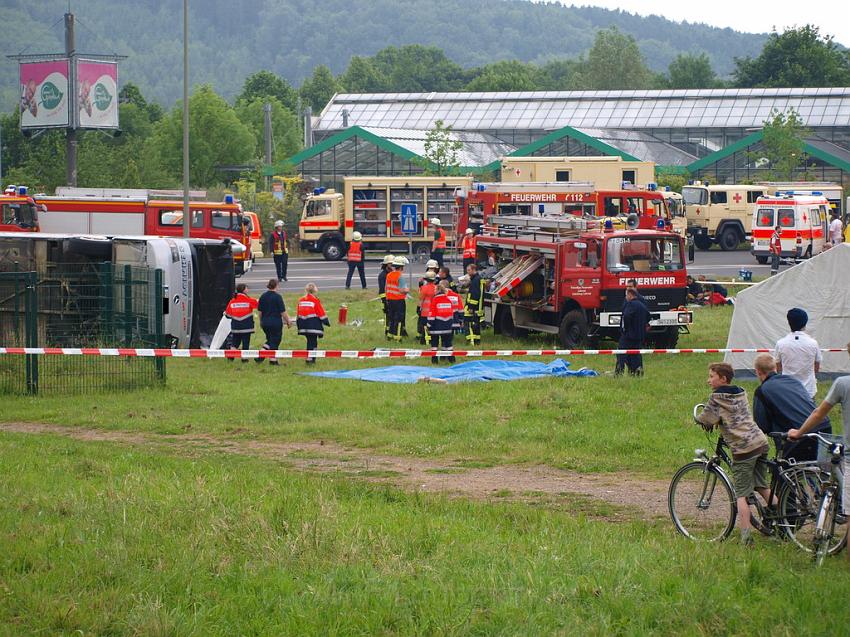 Schwerer Unfall mit Reisebus Lohmar Donrather Dreieck P278.JPG